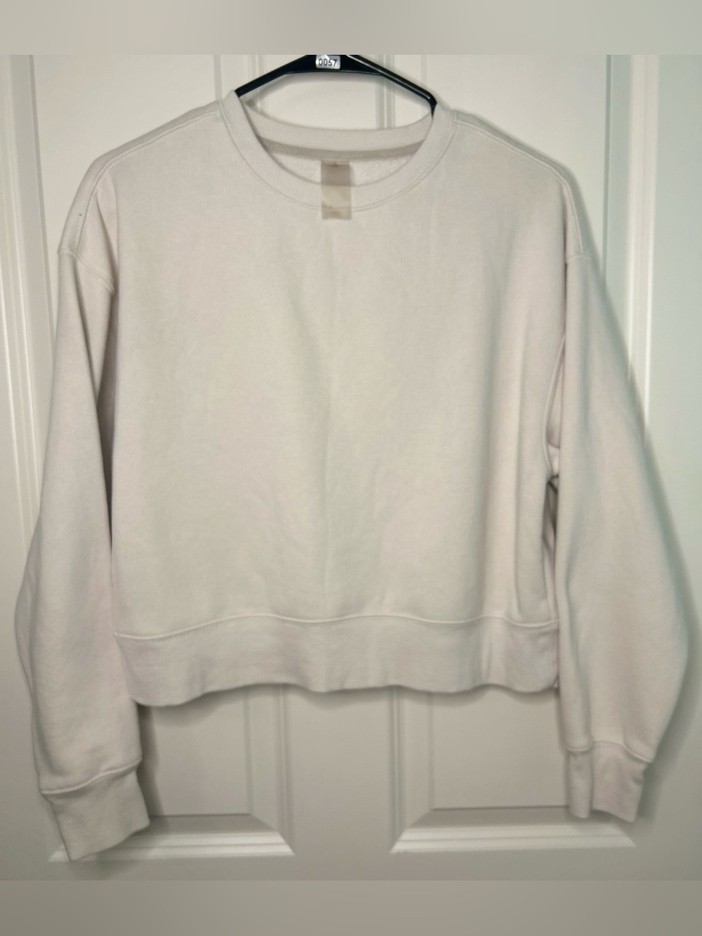 Harmony Balance Cream Cropped Sweatshirt crewneck